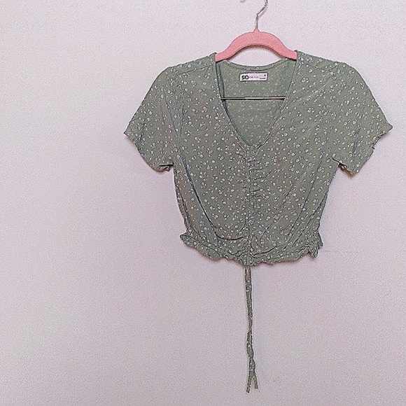 So Goods for Life Green and Blue Floral V Neck Cropped Blouse Size Small - Picture 1 of 11